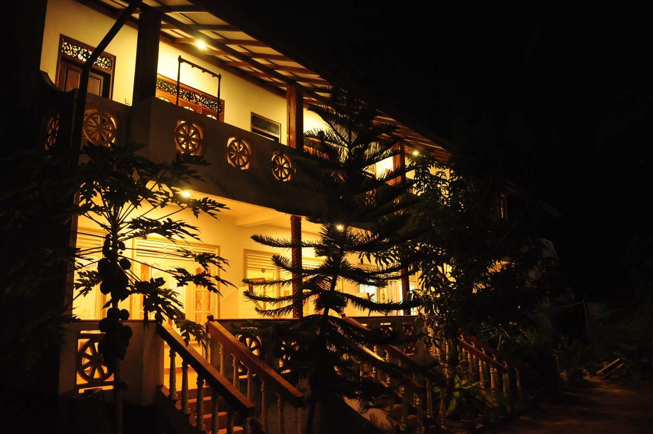 Mama'S Place Mirissa Exterior photo